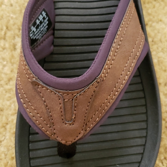 NIB Dr. Scholl's Reflect Thong Sandal - Picture 5 of 8